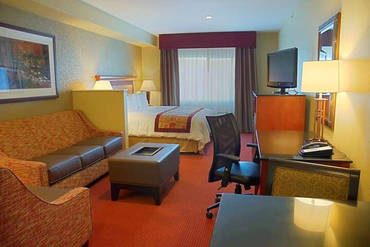 Room 13 of 28