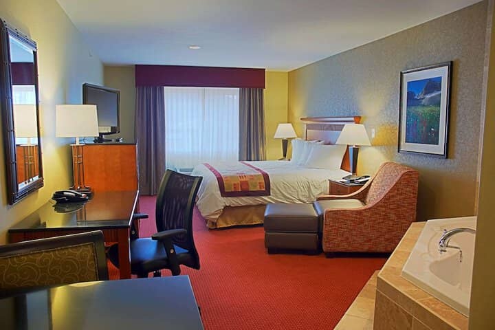 Room 11 of 28