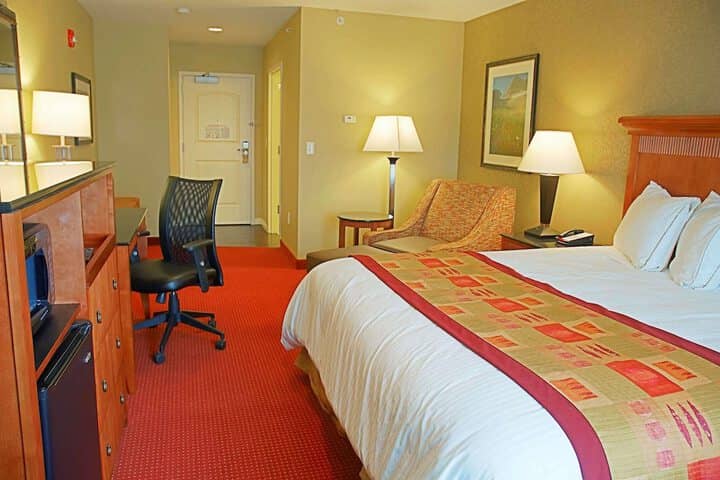Room 21 of 28