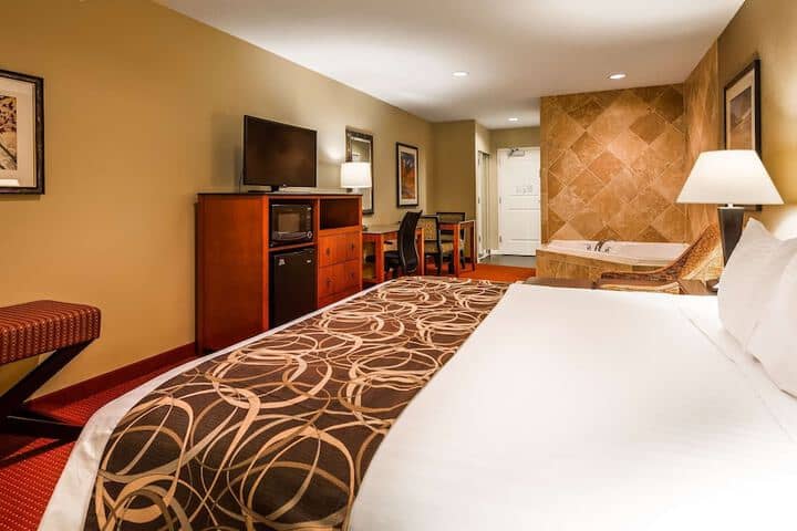 Room 14 of 28