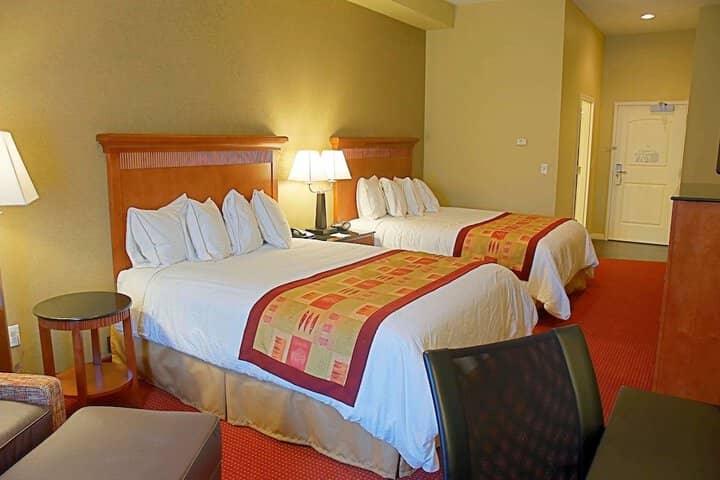 Room 6 of 28