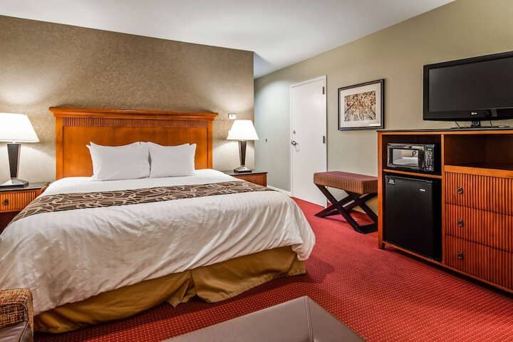 Room 7 of 28
